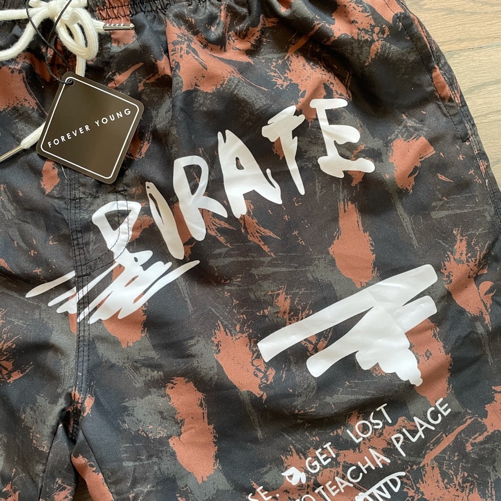 Graphic shorts - Picture 4 of 5